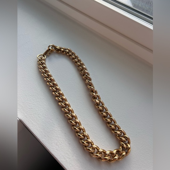 Elegant Gold Chain Necklace